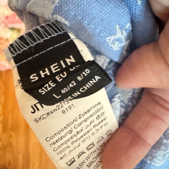 Dress - Picture 4 of 7